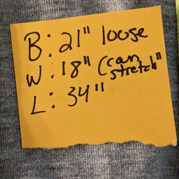 Spenglish Oversized Workout Top with Back Cutout - Size Small - Picture 7 of 9